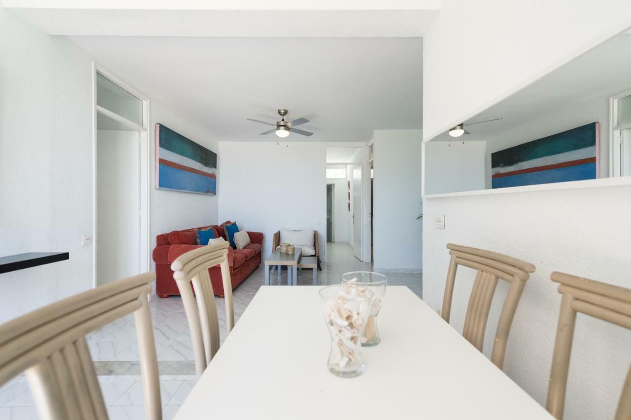 First Line San Agustin Apartment Luaran gambar