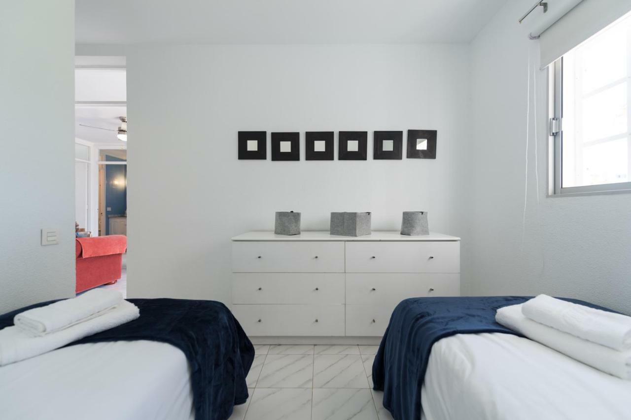 First Line San Agustin Apartment Luaran gambar