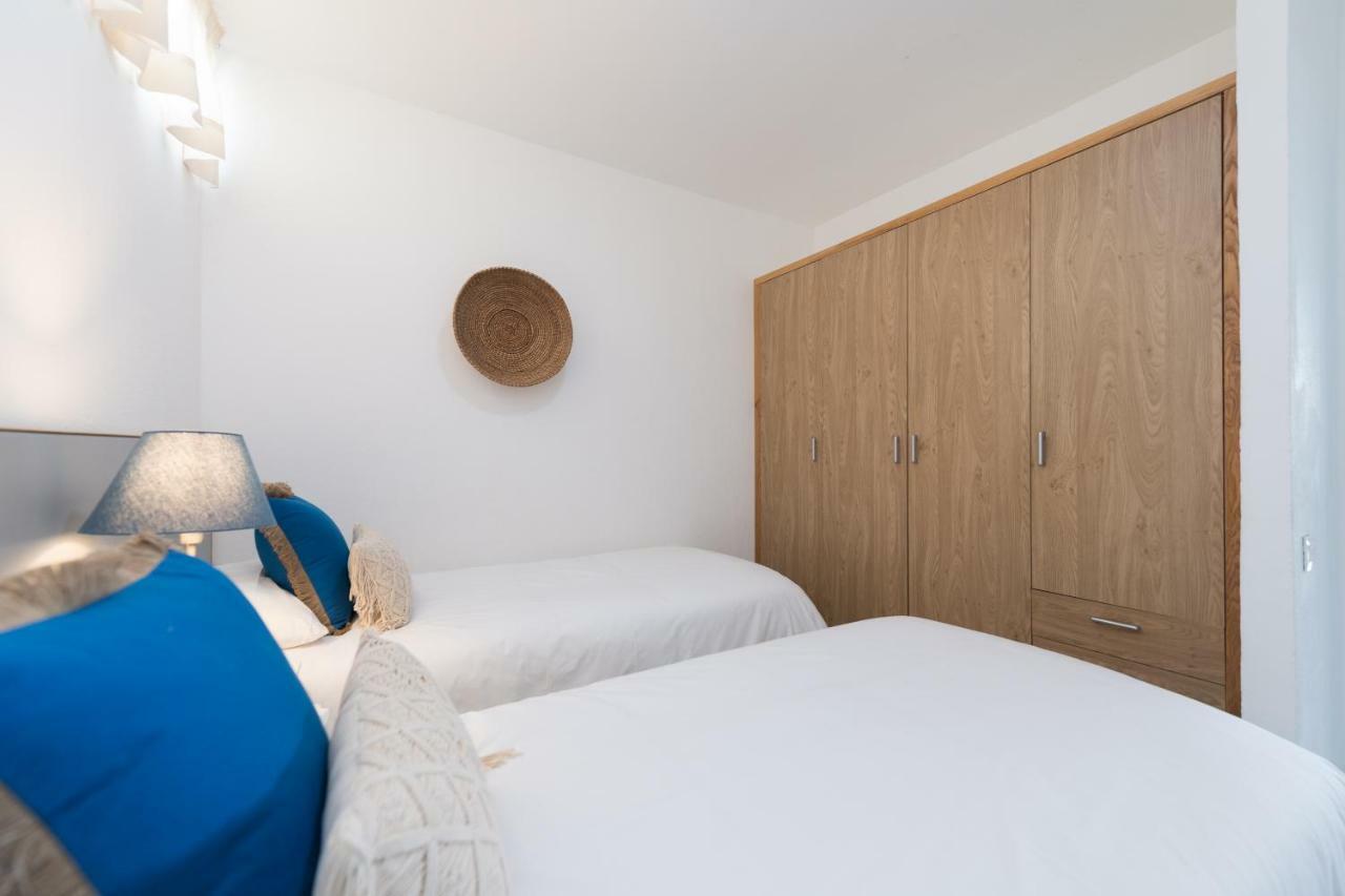 First Line San Agustin Apartment Luaran gambar