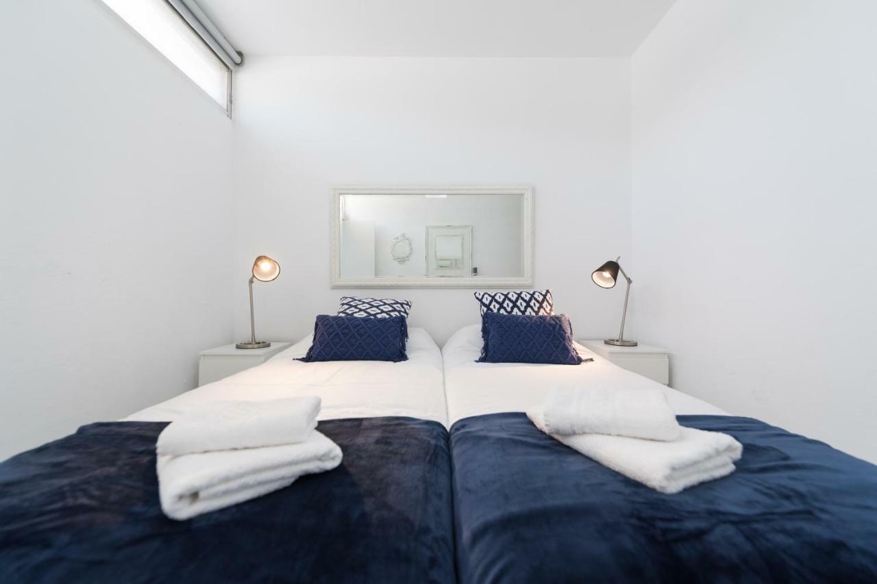 First Line San Agustin Apartment Luaran gambar