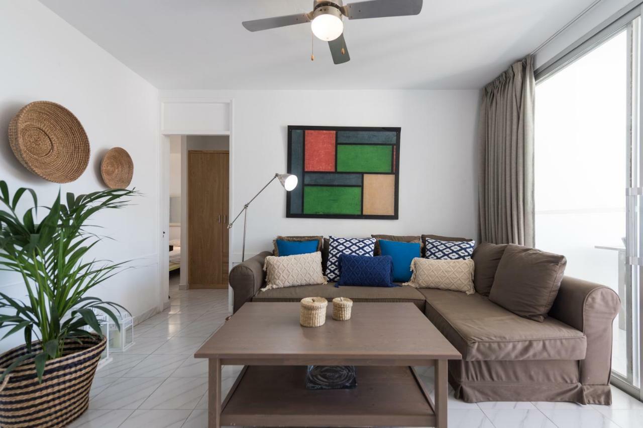 First Line San Agustin Apartment Luaran gambar